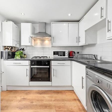Appartamento 1Br Modern Flat On Edgware Rd Ed3 Londra Esterno foto