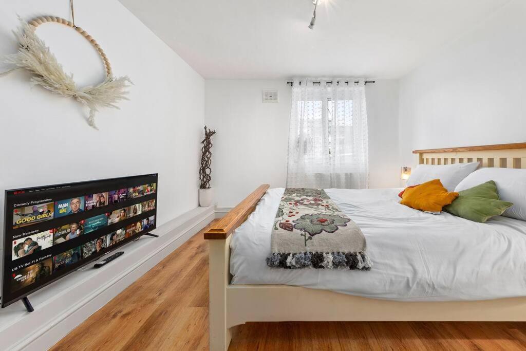 Appartamento 1Br Modern Flat On Edgware Rd Ed3 Londra Esterno foto