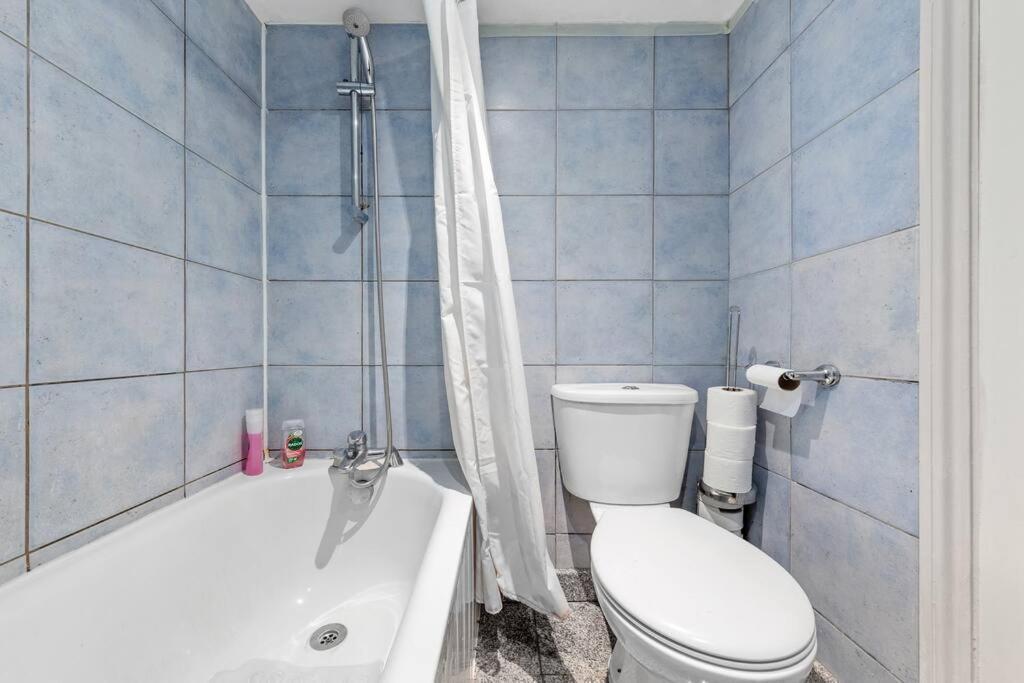 Appartamento 1Br Modern Flat On Edgware Rd Ed3 Londra Esterno foto