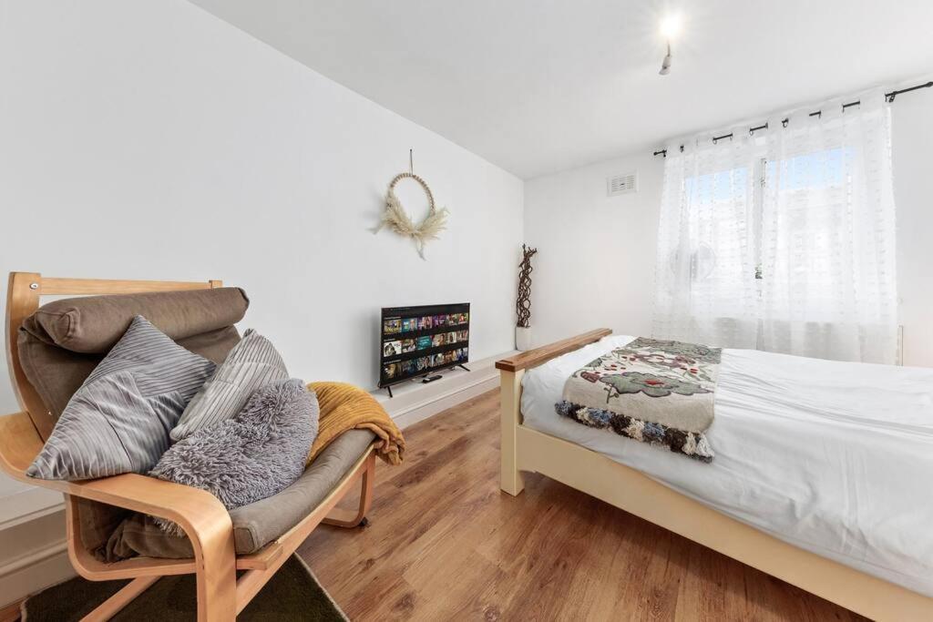 Appartamento 1Br Modern Flat On Edgware Rd Ed3 Londra Esterno foto